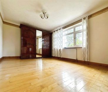 4 bedroom detached house to rent - Photo 2