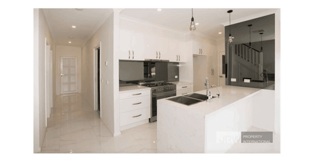 Family Home 4 bedrooms townhouse. - Photo 2