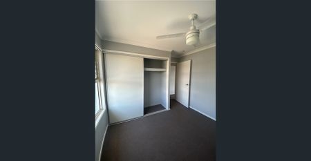 Comfortable 4 Bedroom Living! - Photo 4