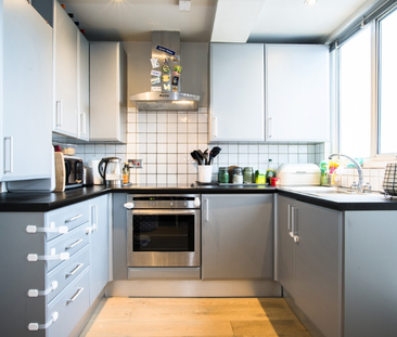 2 bedroom flat with balcony TO LET in prime Maida Vale - Photo 2