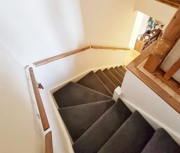 Flat to rent on - Photo 2