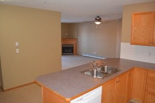 2 Bedroom Condo Available in Deer Park! With underground heated parkin - Photo 5