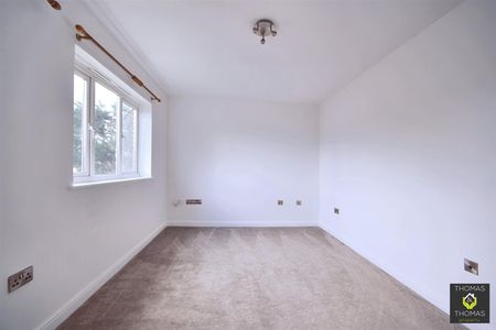 Bristol Road, Quedgeley - Photo 3