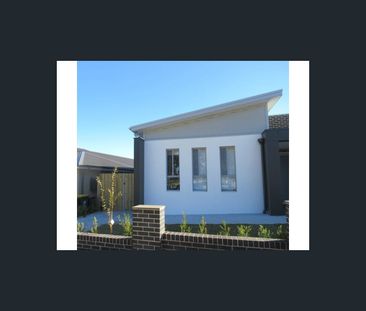 34B Longview Road, Gledswood Hills, NSW 2557 - Photo 2