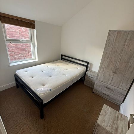 To Let: Grange House, Grange Road, Middlesbrough. TS1 5AU - Photo 4