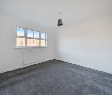 4 bedroom detached house to rent - Photo 3