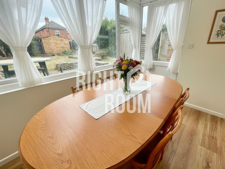 Warren Crescent, Southampton - Photo 2