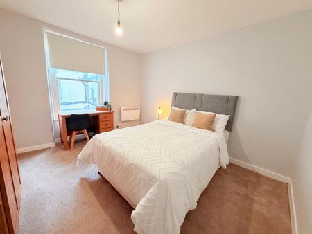 2 bedroom flat to rent - Photo 5