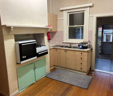 Comfortable 3 Bedroom Family Home - Photo 4