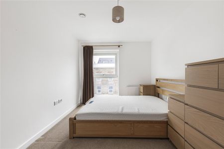 Trevelyan Road, London, SW17 - Photo 2