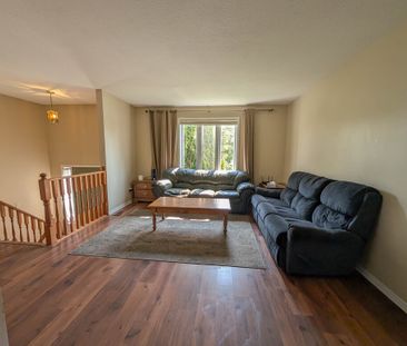 **ALL INCLUSIVE** STUDENT ROOMS FOR RENT IN WELLAND!! - Photo 1