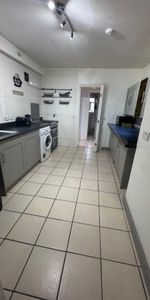 Room in a Shared House, Westminster Avenue, CR7 - Photo 3