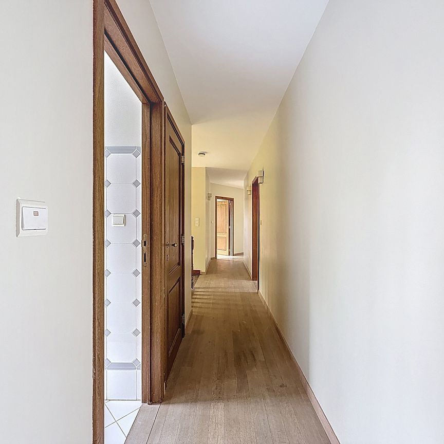 Villa - for rent - Photo 1