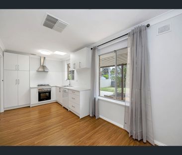 15 Suffolk Drive, Morphett Vale, SA 5162 - Photo 5