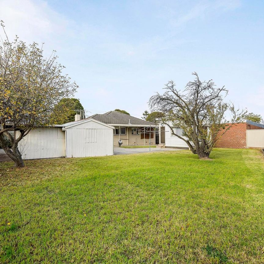 52 Lindenow Street, Reservoir VIC 3073 - Photo 1