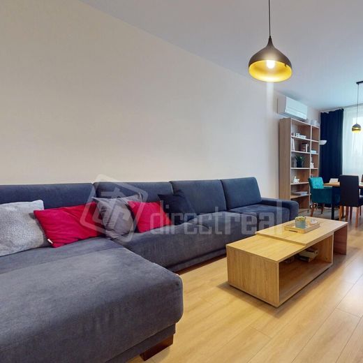 DIRECTREAL|Veľký a kompletne zariadený 3-izb. byt v centre mesta - Fotografia 1