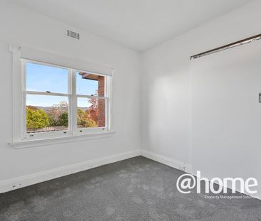 Spacious Family Home - Photo 4