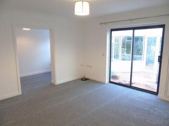 Wellington Crescent, Sculthorpe - Photo 1