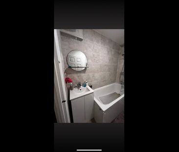 Room in a Shared House, Cranley Road, E13 - Photo 2
