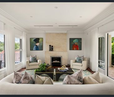 Beautifully Renovated Home in Premium Quality for Resort Style Living - Photo 5