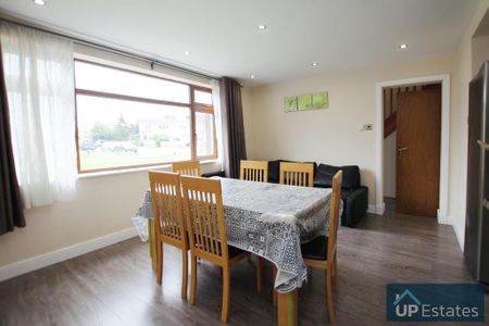 4 bedroom semi-detached house to rent - Photo 2