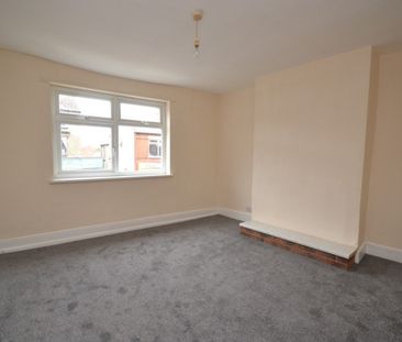 2 bed Flat for Rent - Photo 4