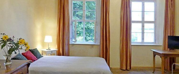 (EF0562_M) Dresden: Helfenberg, möblierte Wohnung im denkmalgeschütztem historischen Schloss, TV, WLAN inkl. - Photo 1