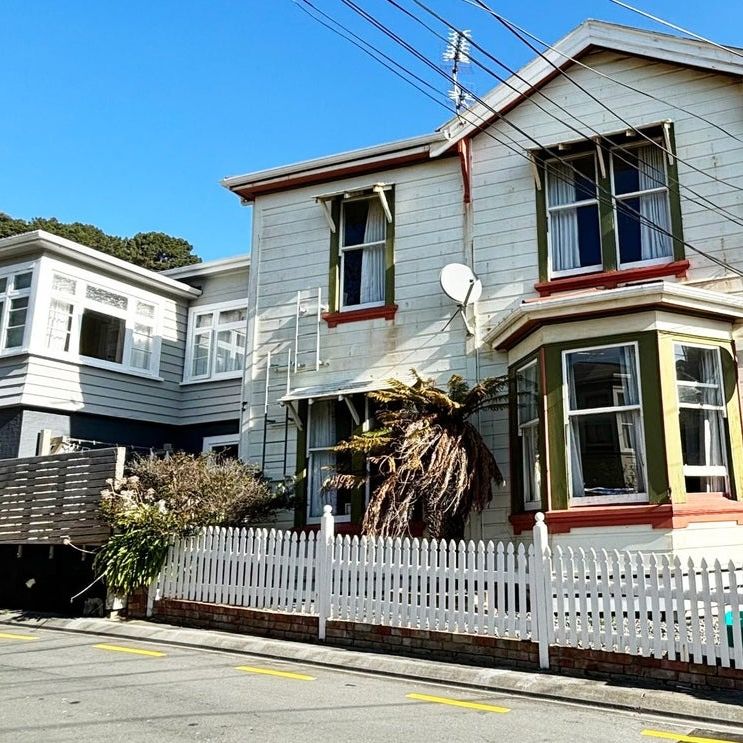 B/4 Rixon Grove, Mount Victoria - Photo 1