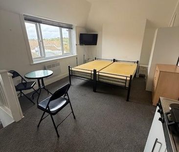 Studio to rent - Photo 1