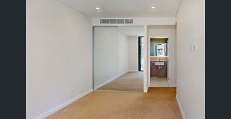 Two Bedroom Apartment With Abundance of Storage - Photo 2