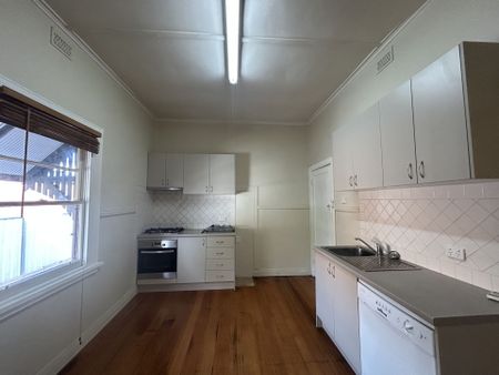 ONE BEDROOM COTTAGE ! - Photo 5