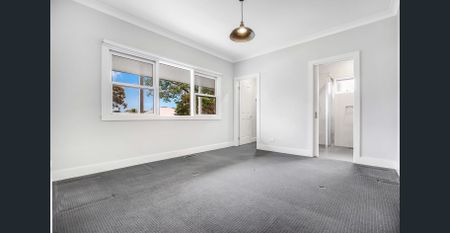 Beautiful 4 Bedroom Home! - Photo 3