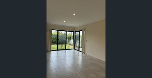 Townhome CONNECTED TO ONSITE OFFICE with INDIVIDUAL ENTRY — INCLUDES INTERNET and HALF ELECTRICITY BILL! - Photo 1