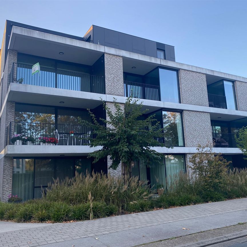 Prachtig nieuwbouwappartement met twee slaapkamers en staanplaats - Foto 1