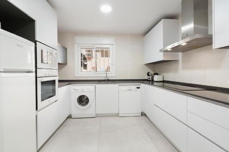 2 Bedroom Apartment For Rent in Estepona, Málaga - Photo 4