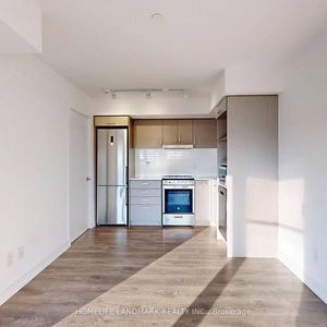 Dundas/Jarvis Beautiful +Spacious 1Bdrm Modern Kitchen Lrg Bathroom - Photo 2