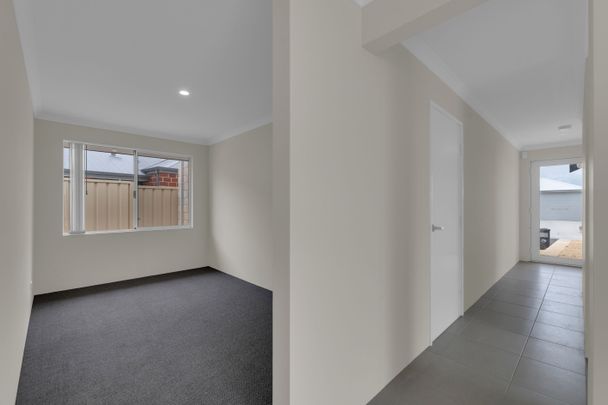 Lovely 4 x 2 By the Beach! - Photo 1