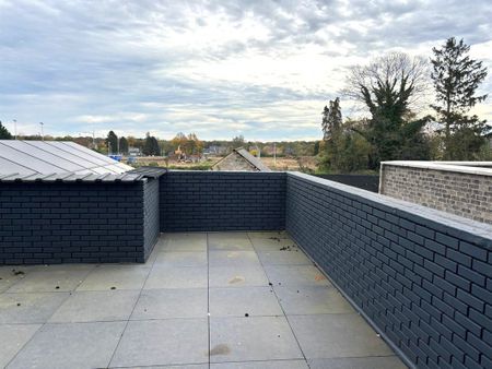 TE HUUR: Duplex-appartement met centrale ligging te Heusden-Zolder! - Photo 2