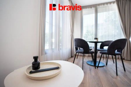 Pronájem exkluzivního kompletně zařízeného bytu 2+kk, 53 m - Fotografie 4