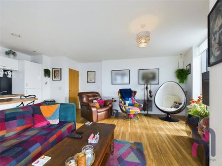 3 bedroom flat to rent - Photo 3
