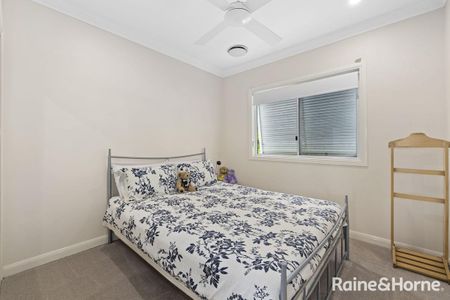 Stunning Townhouse in Central Toowong! - Photo 3