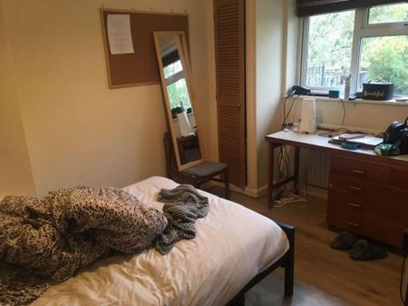 5 bedroom terraced house to rent - Photo 4