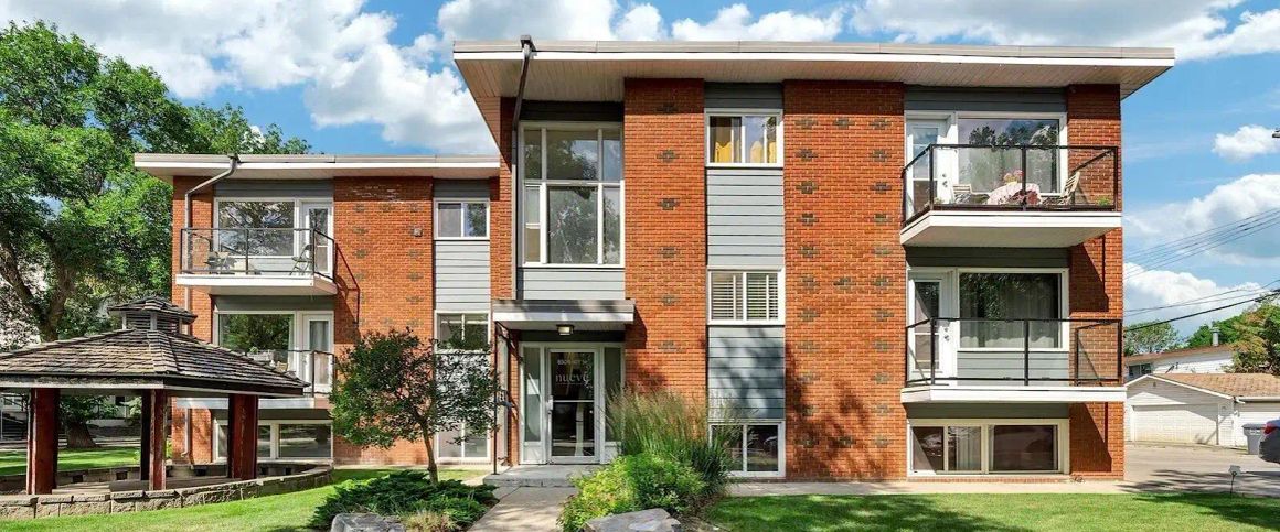 Cozy 2 Bedroom Garneau Condo - Walking Distance to Whyte and University — 2 Bedrooms Condo Unit - Photo 1