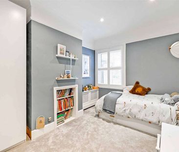 A beautifully presented period home with flexible accommodation and... - Photo 3