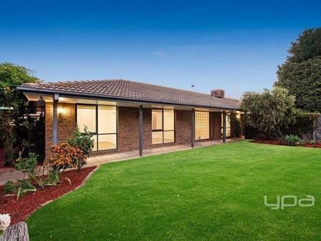 2 Padstowe Court, CRAIGIEBURN - Photo 2