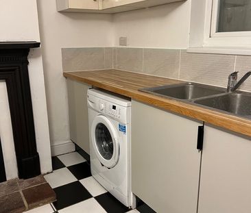 6 Bed Terraced House, Over Street, BN1 - Photo 4