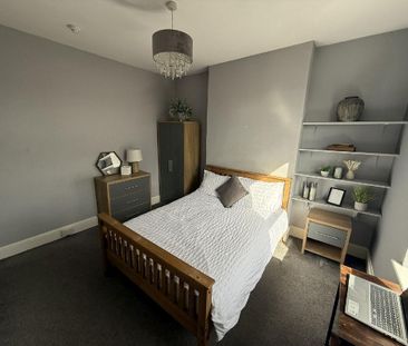 1 bedroom in a house share to rent - Photo 3