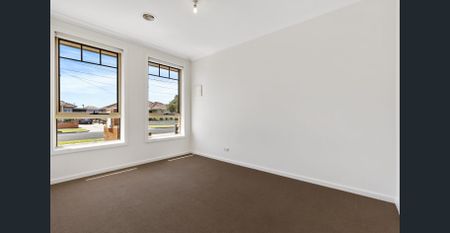 Spacious Unit - Photo 3