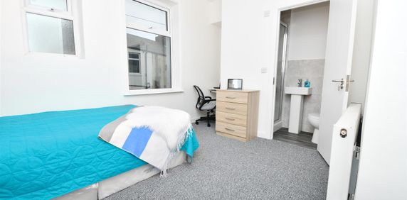 1 bed house share to rent in Healey Wood Road, Burnley, BB11 - Photo 2