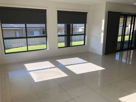 37 Forest Drive, Thurgoona NSW 2640 - House For Rent | Domain - Photo 5